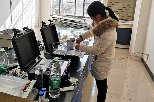 湖南新化县农副产品批发市场配备食品安全硬汉视频app推广仪